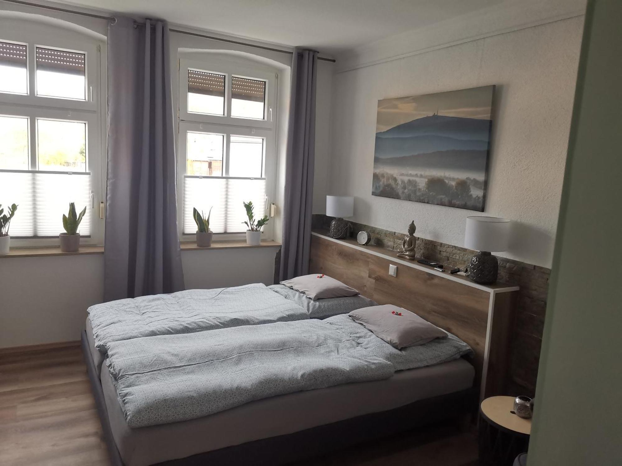 Pauls Hexenhaus Wohnung Hexe Mit Fahrrad Garage Und Innenhof Fuer Motorraeder Thale Exterior foto