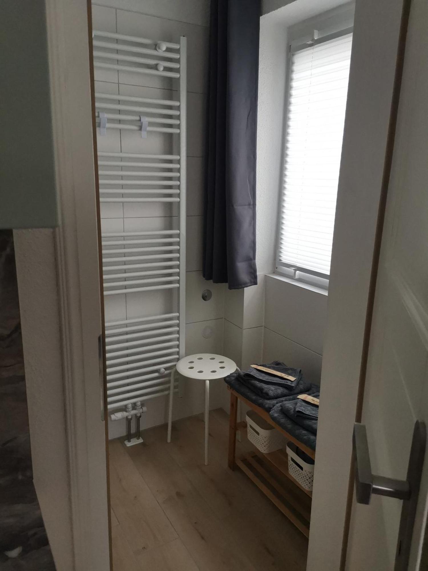 Pauls Hexenhaus Wohnung Hexe Mit Fahrrad Garage Und Innenhof Fuer Motorraeder Thale Exterior foto